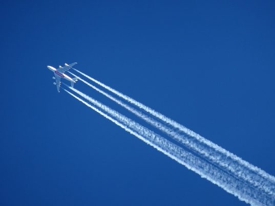 what is a vapor trail